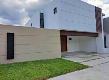 Casa de 3 habitaciones, Conkal · Excelente Casa en Venta! en Residencial Bosques de Conkal