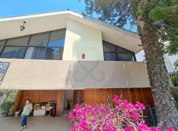 Casa · 373m² · 6 Recámaras · 3 Estacionamientos · Casa en Venta en Parques de La Herradura