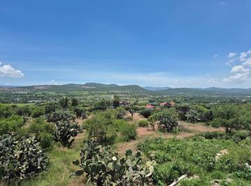 Terreno campestre, construye a tu gusto una cabaña, casa de retiro, o el proyect · Lote Campestre en Amazcala, Queretaro