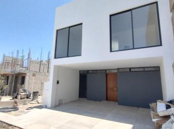 Casa · 165m² · 3 Recámaras · 2 Estacionamientos · Casa en Venta El Campestre Zapopan Jalisco