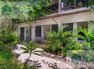 Casa · 1300m² · 15 Recámaras · 10 Estacionamientos · House in Akumal