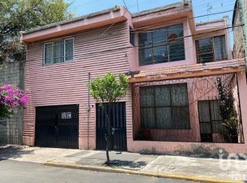 Casa · 383m² · 4 Recámaras · 2 Estacionamientos · Casa en Venta en Col Vallejo