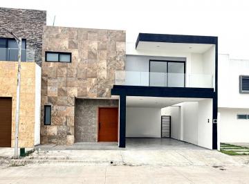 Casa · 230m² · 3 Recámaras · 2 Estacionamientos · Casa en Venta con Recámara en Planta Baja en Los Manantiales Riviera Veracruzana Alvarado Veracruz