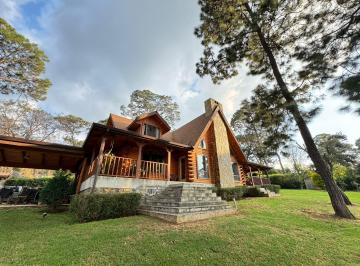 Casa de 4 habitaciones, Valle de Bravo · Casa en Renta en Avandaro con Vista Al Lago y a Las Montañas