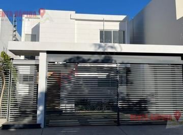Casa · 150m² · 3 Recámaras · 2 Estacionamientos · Casa en Interlomas