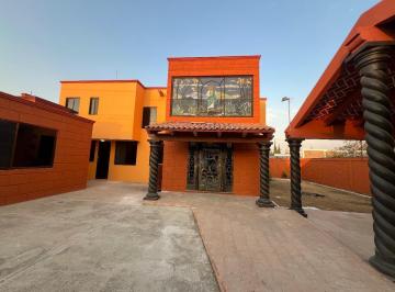 Casa · 321m² · 4 Recámaras · 5 Estacionamientos · Casa del Lujo en Pedregal de Tequisquiapan