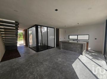 Casa · 145m² · 3 Recámaras · 2 Estacionamientos · Casa en Venta en San Diego Cutz Yucatan