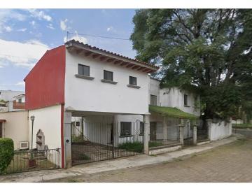 Casa de 4 habitaciones, Xalapa · Termínala a Tú Gusto! en Jardines de Las Animas.