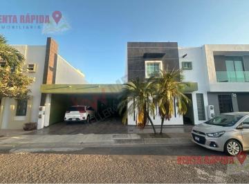 Casa · 288m² · 3 Recámaras · 3 Estacionamientos · Casa en Fraccionamiento Viñedos