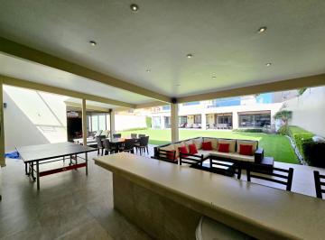 Casa en condominio de 4 habitaciones, Huixquilucan · Casa en Venta en Lomas Country Club