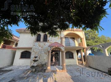 Casa · 706m² · 5 Recámaras · 1 Estacionamiento · Dos Casas en Venta en un Mismo Terreno en Col. Primavera Tampico Tamaulipas.