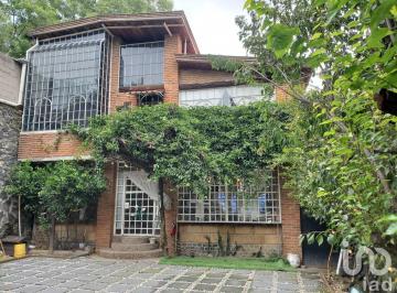 Casa · 270m² · 3 Recámaras · 8 Estacionamientos · Hermosa Casa Tipo Campestre