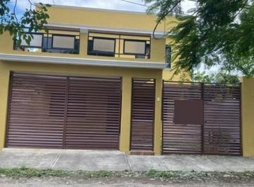 Casa · 137m² · 4 Recámaras · Casa en Venta Col. Primavera, Poza Rica, Veracruz