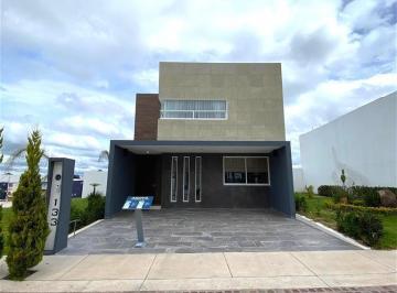 Casa · 171m² · 3 Recámaras · 2 Estacionamientos · Hermosa Casa en Venta en La Perla - Aguascalientes