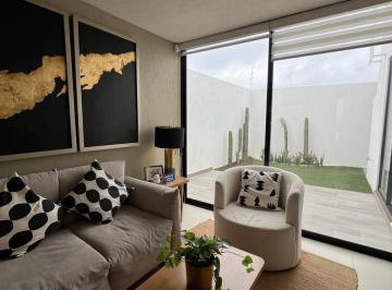 Casa · 109m² · 3 Recámaras · 2 Estacionamientos · Casa en Viñedos Rivier