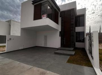 Casa · 222m² · 4 Recámaras · 2 Estacionamientos · Casa en St Angelo