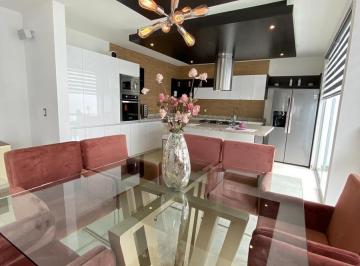 Casa · 195m² · 3 Recámaras · 2 Estacionamientos · La Perla Modelo Granate