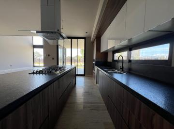 Casa en condominio de 4 habitaciones, Querétaro · Estrena Casa en Lomas del Campanario Norte