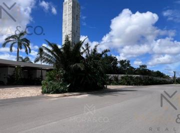 Terreno / Lote · 1978m² · Terreno en Venta Frente Desarrollo Losantos Av Roble y Chacmool