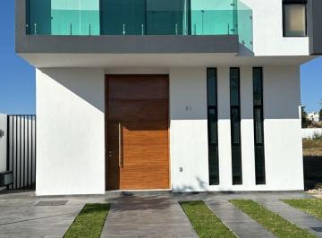Casa en condominio de 5 habitaciones, Zapopan · Casa en Venta en Bosques Vallarta, Zapopan, jalisco