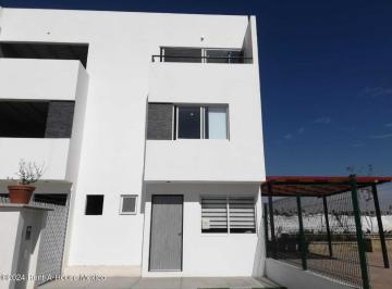 Casa en condominio de 3 habitaciones, Querétaro · Escrituras Gratis, Casa en Venta en Prolongación Bernardo Quintana en Residencial Mison.