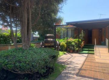Casa · 676m² · 4 Recámaras · 4 Estacionamientos · Casa Para Actualizar en Venta en Bosques de Las Lomas