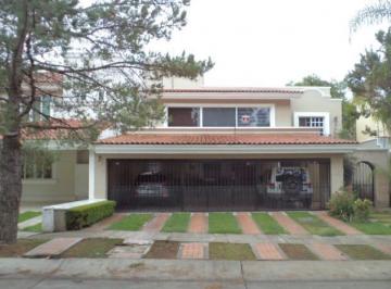 Casa de 3 habitaciones, Zapopan · Casa en Venta en Bugambilias 2a Sección, Zapopan Jalisco