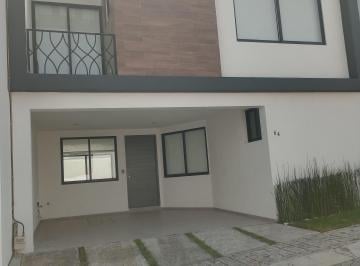 Casa de 4 habitaciones, San Andrés Cholula · Bonita Casa en Renta en Lomas con 4 Recámaras, C/baño, Una en Planta Baja