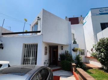 Casa · 227m² · 3 Recámaras · Casa E Venta en Santa Ursula Xitla, Tlalpan