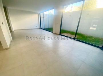 Casa de 3 habitaciones, Querétaro · Casa con 3 Recamaras, Cuarto de Servicio, Sala de Tv. Venta - Altozano