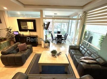 Casa de 4 habitaciones, Querétaro · Real de Juriquilla Casa en Venta con 245 m², 300 m² de Terreno y 3 Estacionamientos Vm1366