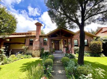 Casa en condominio · 380m² · 2 Recámaras · 4 Estacionamientos · Venta de Casa en Fraccionamiento Hacienda San Martín en Ocoyoacac