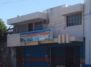 Inmueble productivo urbano de 7 habitaciones, Veracruz · Departamentos + Local en Venta en Col. Flores Magon