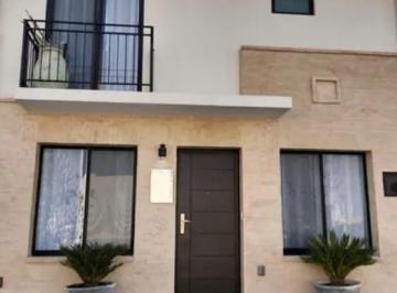 Casa · 110m² · 3 Recámaras · 2 Estacionamientos · Casa en Fraccionamiento Zákia