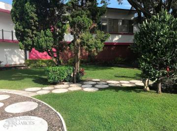 Casa · 1610m² · 6 Recámaras · 8 Estacionamientos · Casa en Venta en Xochicalco Morelos