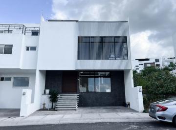 Casa en condominio · 290m² · 2 Recámaras · 3 Estacionamientos · Casa en Condominio en Venta Ptahayas
