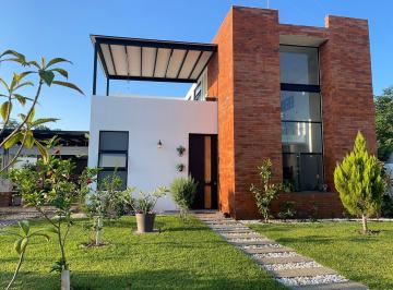 Fachada principal · Casa en Venta en Comala