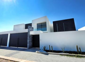 Casa de 5 habitaciones, Querétaro · Casa Nueva en Balcones de Juriquilla Queretaro / Casa Moderna Contemporaneo