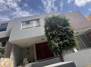 Casa · 270m² · 3 Recámaras · 3 Estacionamientos · Casa en La Herradura Gran Oportunidad