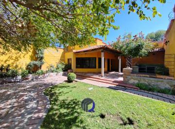 Casa · 404m² · 5 Recámaras · 3 Estacionamientos · Casa de Campo en Venta Villa Juárez Aguascalientes