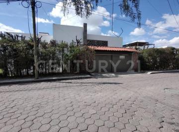 Casa · 343m² · 4 Recámaras · 2 Estacionamientos · Casa en Venta, Amplio Jardín, Xilotzingo, Accesos Periférico Ecológico Puebla