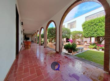 Casa · 1284m² · 9 Recámaras · 6 Estacionamientos · Casa en Venta Jardines de Aguascalientes