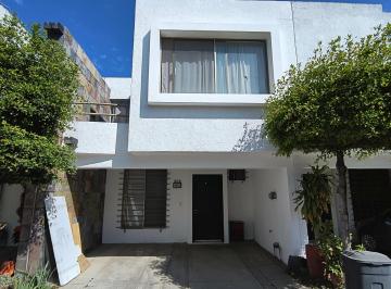Casa en condominio de 3 habitaciones, San Pedro Tlaquepaque · Casa Renta Facc Valle del Sur