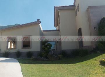 Casa de 4 habitaciones, Monterrey · Casa en Venta en Portal del Huajuco