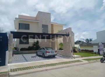 Casa · 307m² · 4 Recámaras · 2 Estacionamientos · Venta de Casa Residencial Paraíso Country Club Morelos