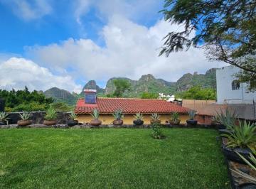 Casa de 3 habitaciones, Tepoztlán · Casa Para Fin de Semana en Tepoztlán Morelos