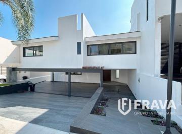 Casa de 4 habitaciones, Zapopan · Venta de Casa en Loma Real 1