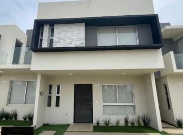Casa en condominio de 3 habitaciones, Zapopan · Casa en Venta en Abie