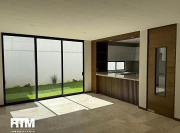 Casa · 284m² · 3 Recámaras · 2 Estacionamientos · Se Vende Casa en San Ángel 2
