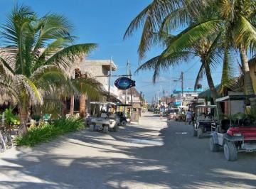Terreno / Lote · 2000m² · 4 Lotes en Venta en Holbox - a 200 m de La Playa